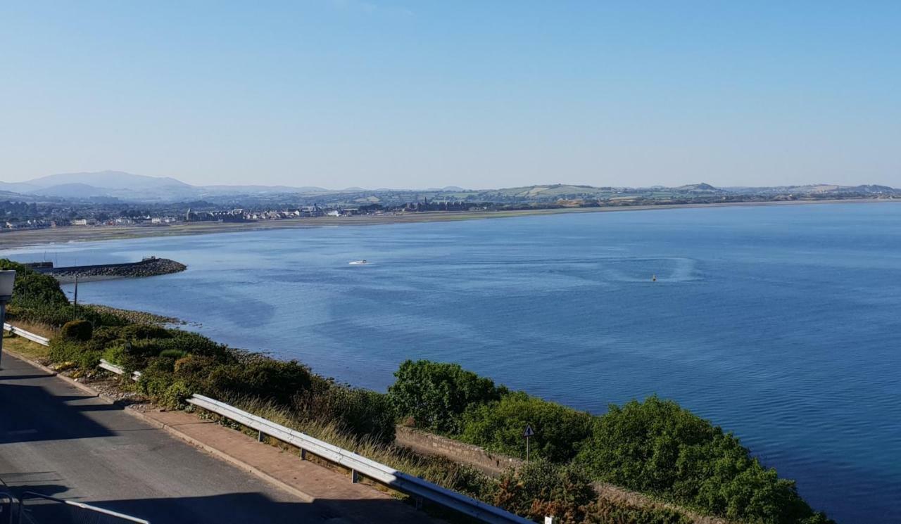 Sea-View Apartment Newcastle  Bagian luar foto