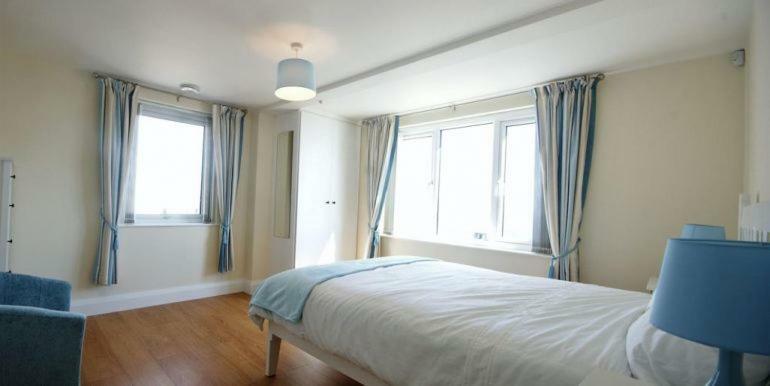 Sea-View Apartment Newcastle  Bagian luar foto