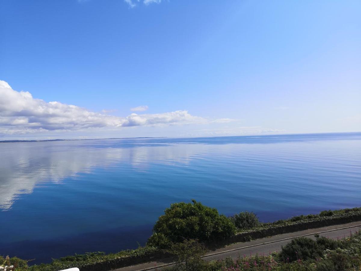 Sea-View Apartment Newcastle  Bagian luar foto